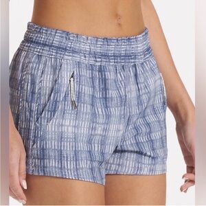 Vuori Dash Short (like new!)